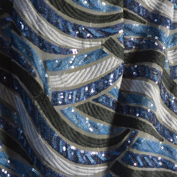 Sequinned and Embroidered Strapless Mermaid Prom Dress SZ 6 - Picture 5 of 5